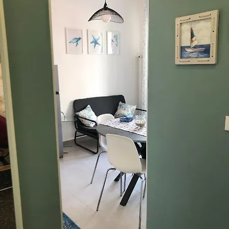 I Glicini 12 Apartment