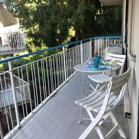 I Glicini 12 Apartment